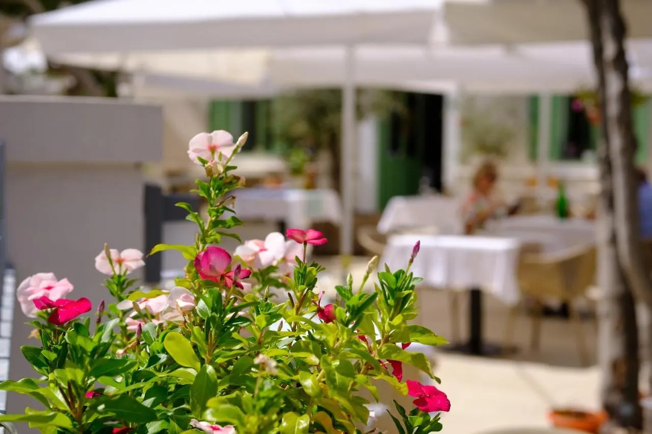 Hotel Vila Conte Veli Losinj 3*,